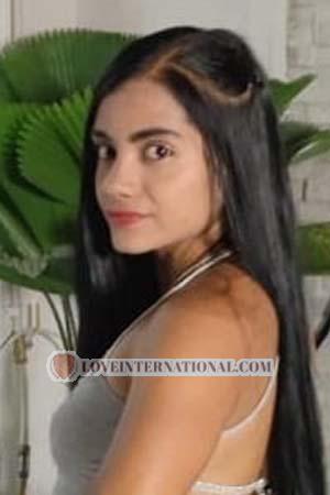 204580 - Claudia Age: 30 - Colombia